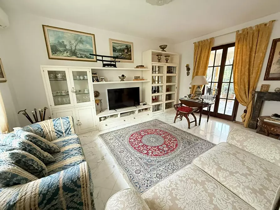 Immagine 9 di Casa indipendente in vendita  a Massa