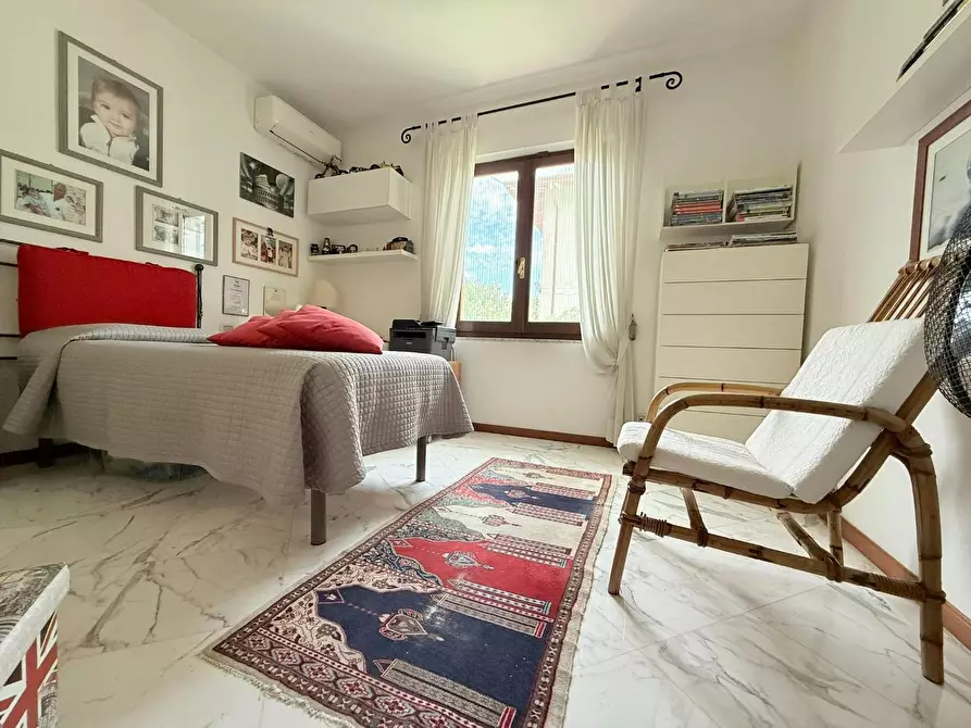 Immagine 13 di Casa indipendente in vendita  a Massa