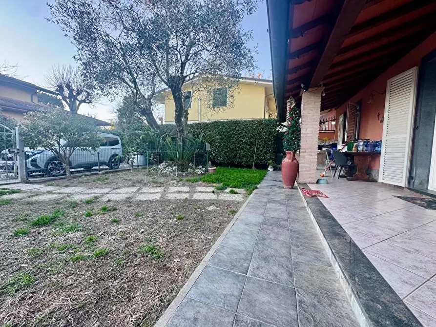 Immagine 5 di Casa bifamiliare in vendita  a Massa