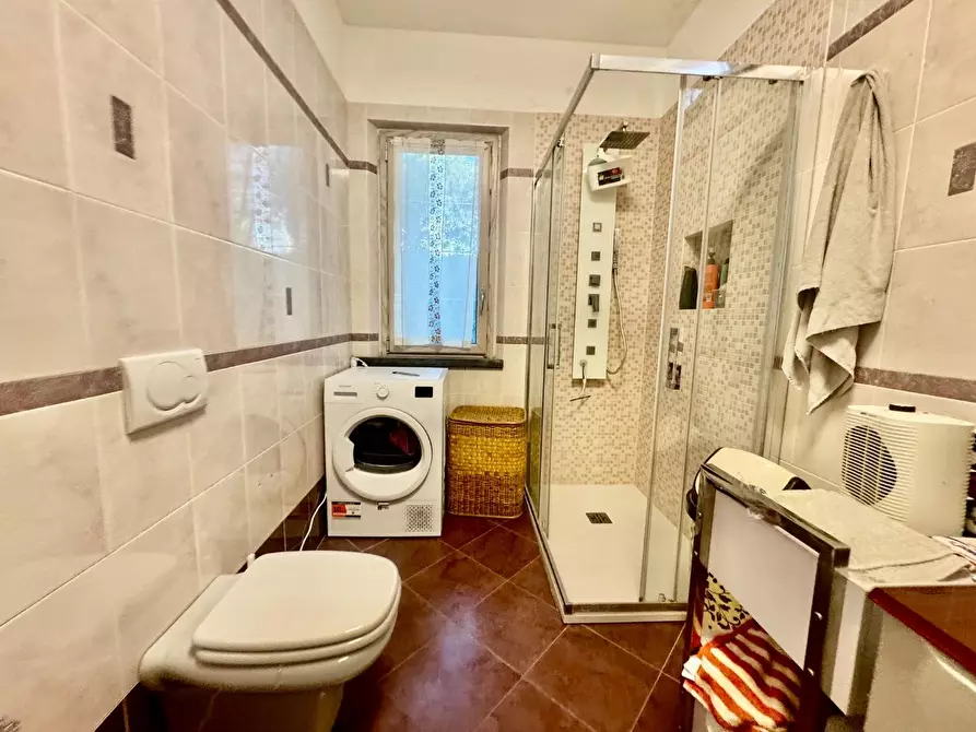 Immagine 26 di Casa bifamiliare in vendita  a Massa