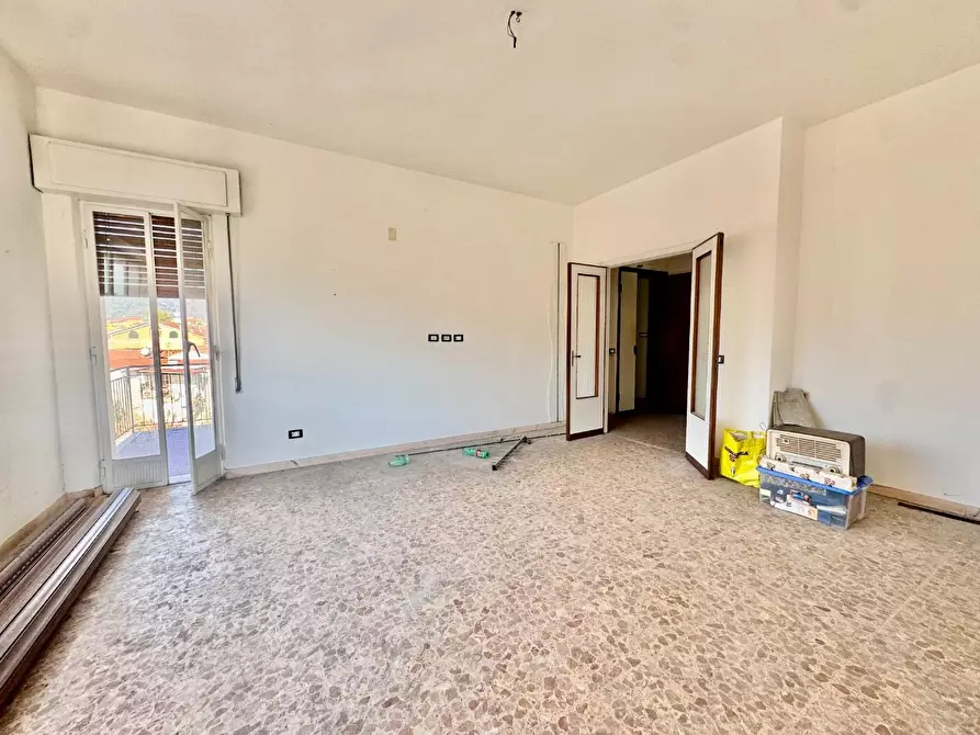 Immagine 9 di Appartamento in vendita  a Massa