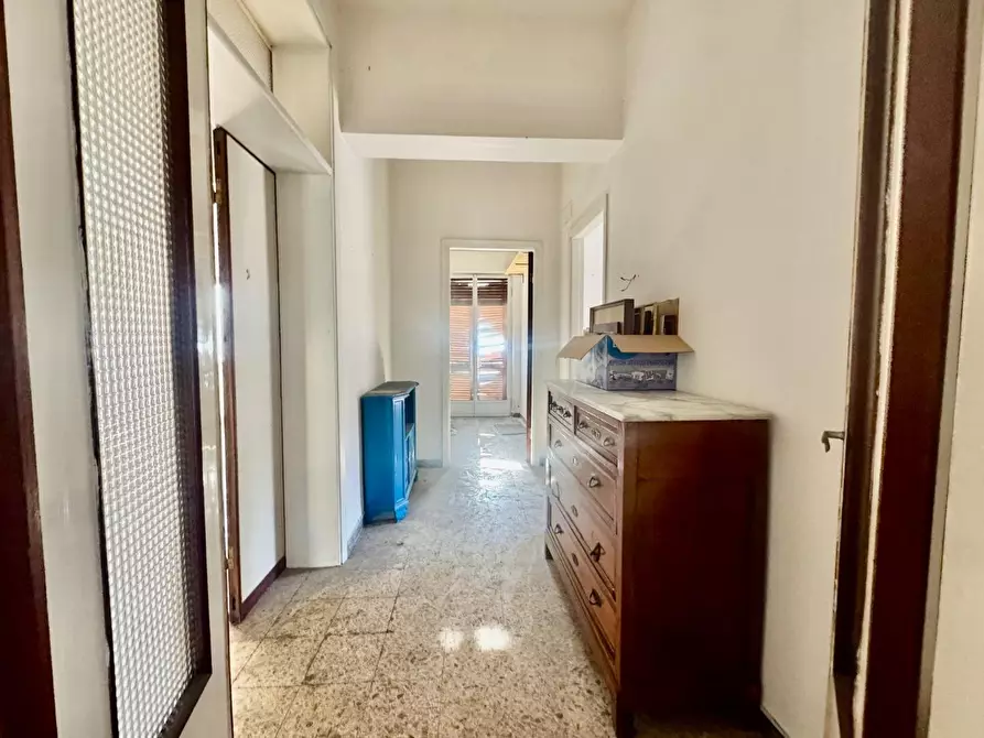 Immagine 3 di Appartamento in vendita  a Massa