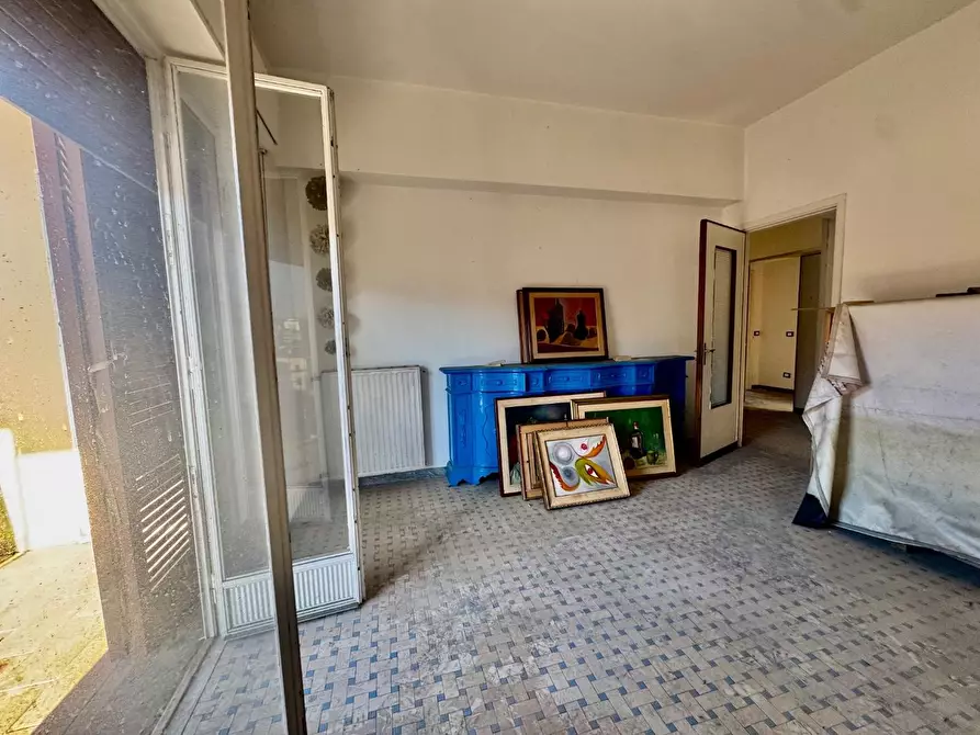 Immagine 13 di Appartamento in vendita  a Massa