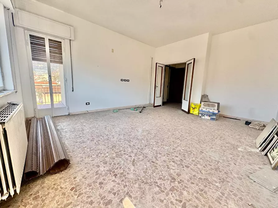 Immagine 10 di Appartamento in vendita  a Massa