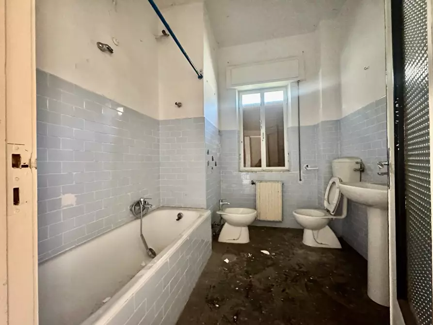 Immagine 23 di Appartamento in vendita  a Massa