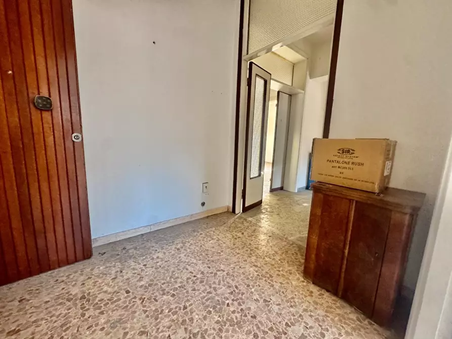 Immagine 16 di Appartamento in vendita  a Massa