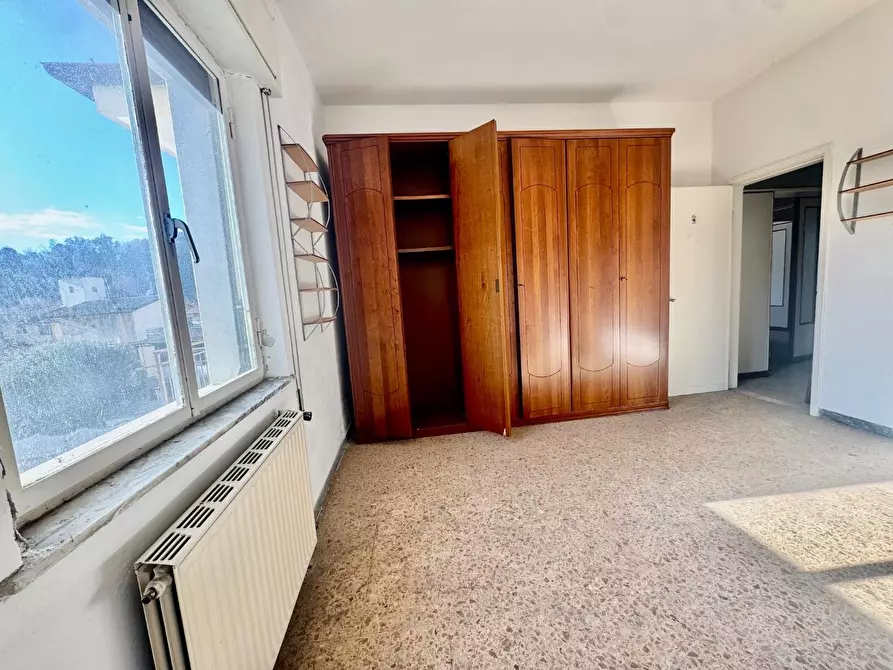 Immagine 21 di Appartamento in vendita  a Massa