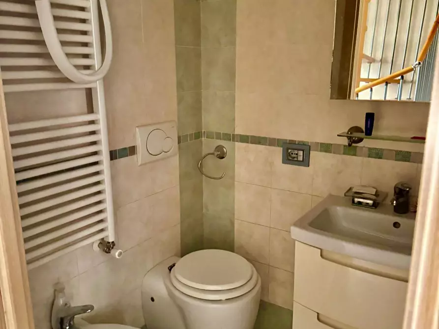 Immagine 10 di Casa bifamiliare in vendita  a Massa