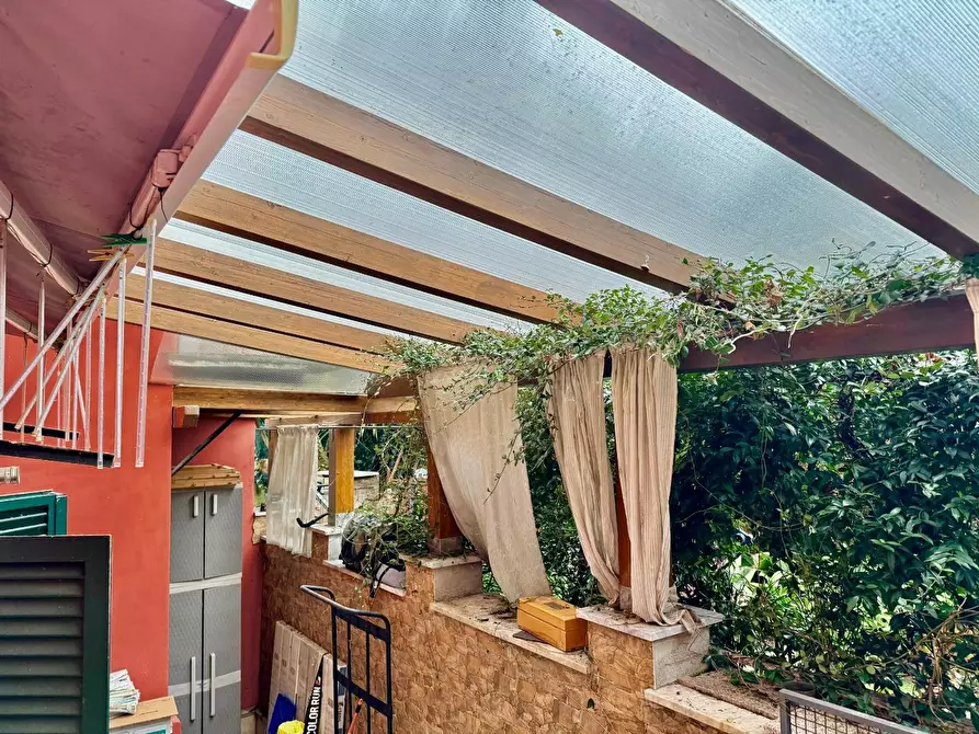 Immagine 2 di Casa bifamiliare in vendita  a Massa