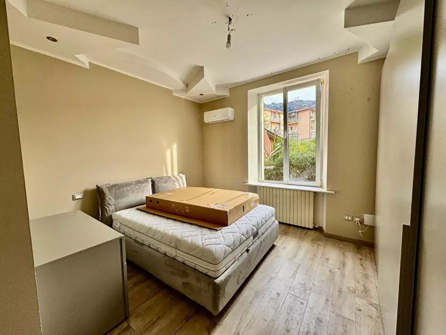 Immagine 13 di Casa bifamiliare in vendita  a Massa