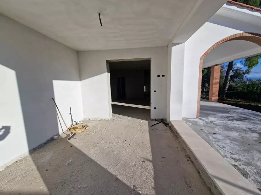 Immagine 4 di Villa in vendita  a Cecina