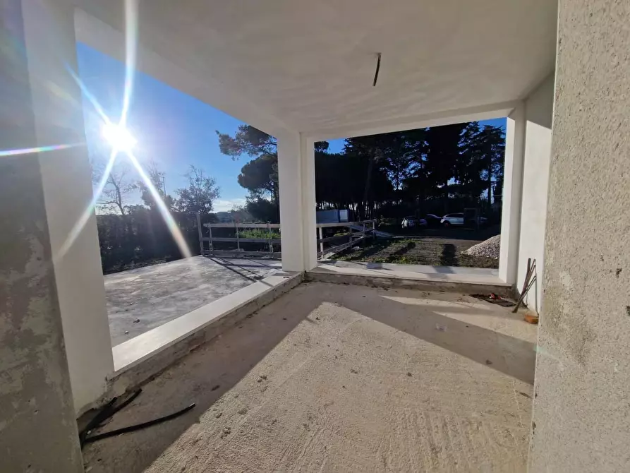 Immagine 2 di Villa in vendita  a Cecina