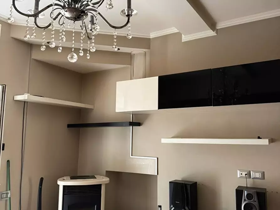 Immagine 3 di Appartamento in vendita  a Massa