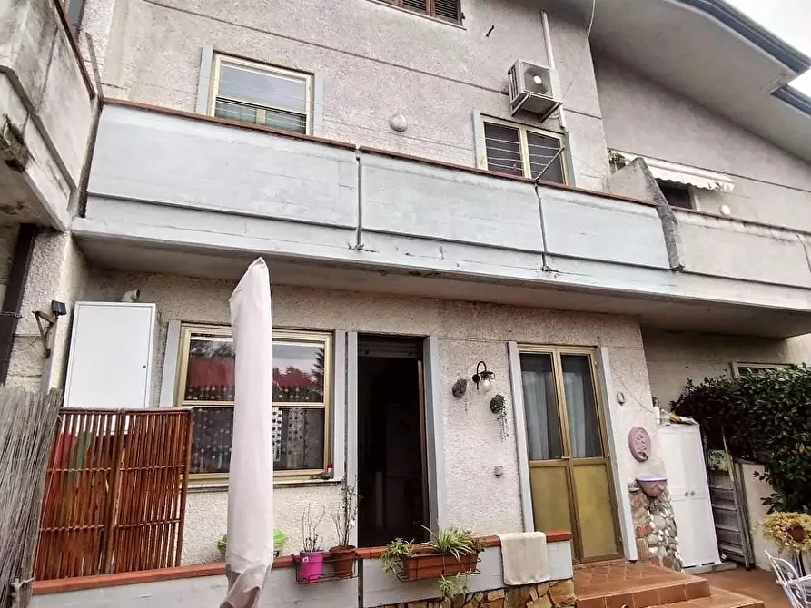 Immagine 22 di Villetta a schiera in vendita  a Massa
