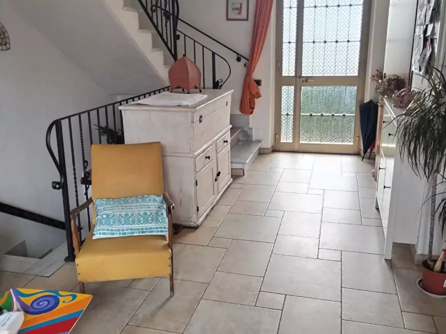 Immagine 2 di Villetta a schiera in vendita  a Massa