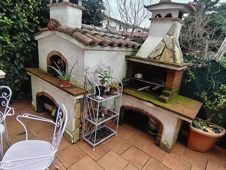 Immagine 21 di Villetta a schiera in vendita  a Massa