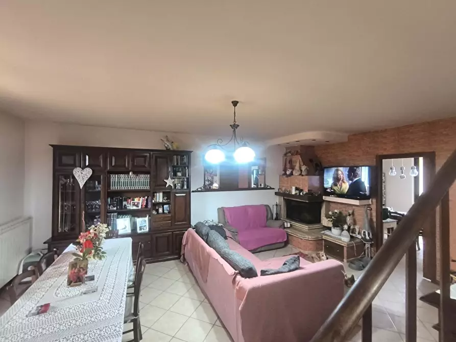 Immagine 8 di Appartamento in vendita  a Sinalunga