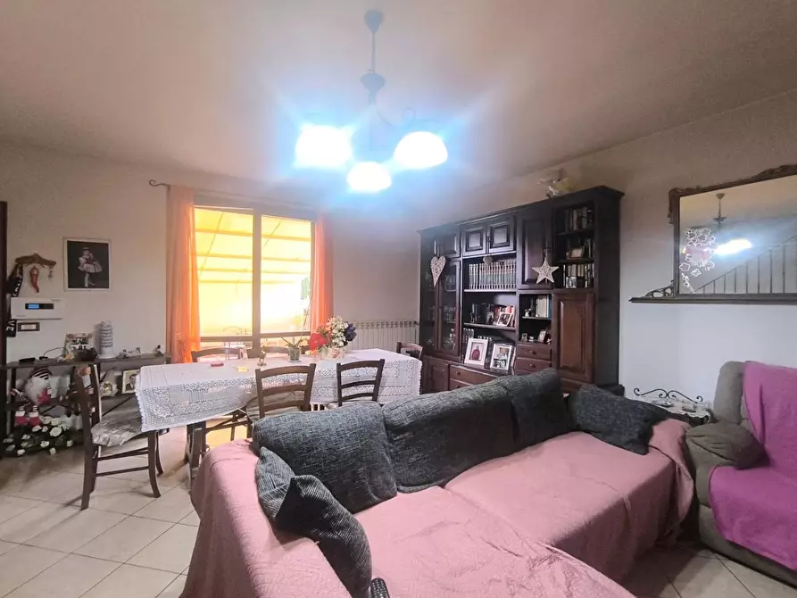 Immagine 3 di Appartamento in vendita  a Sinalunga