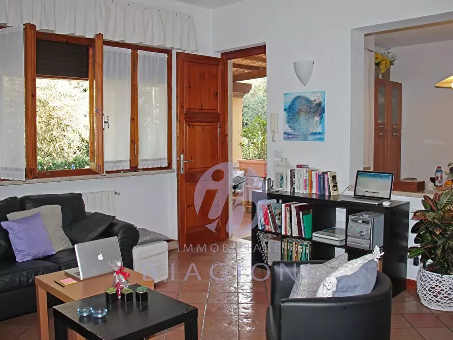 Immagine 8 di Casa indipendente in vendita  a Pietrasanta