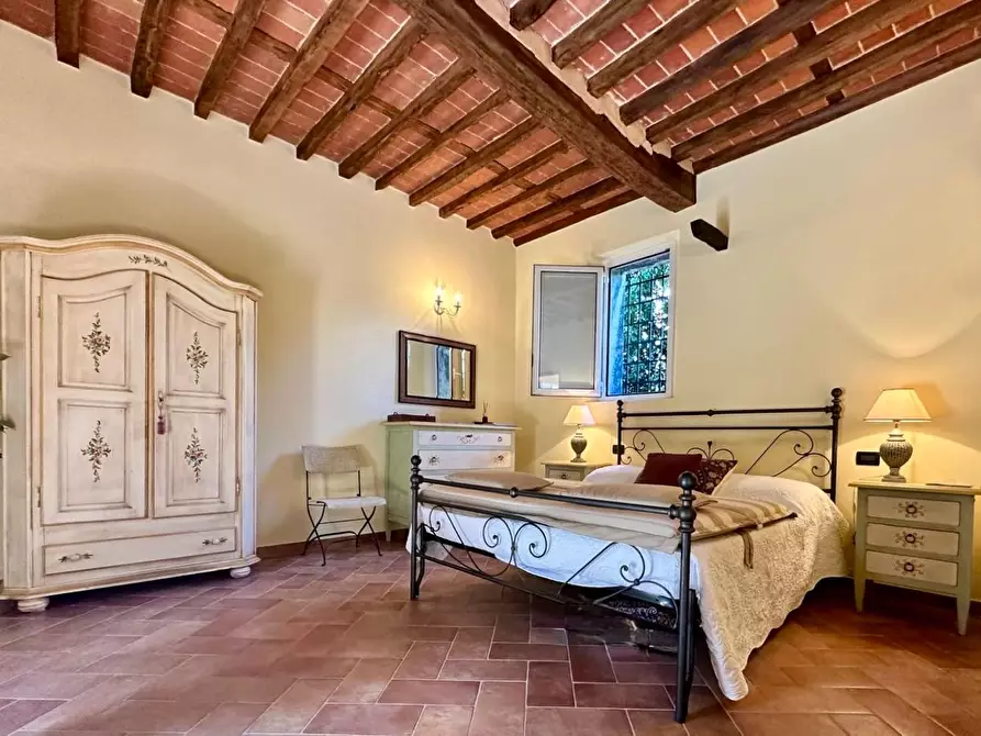 Immagine 25 di Casa colonica in vendita  a Pietrasanta
