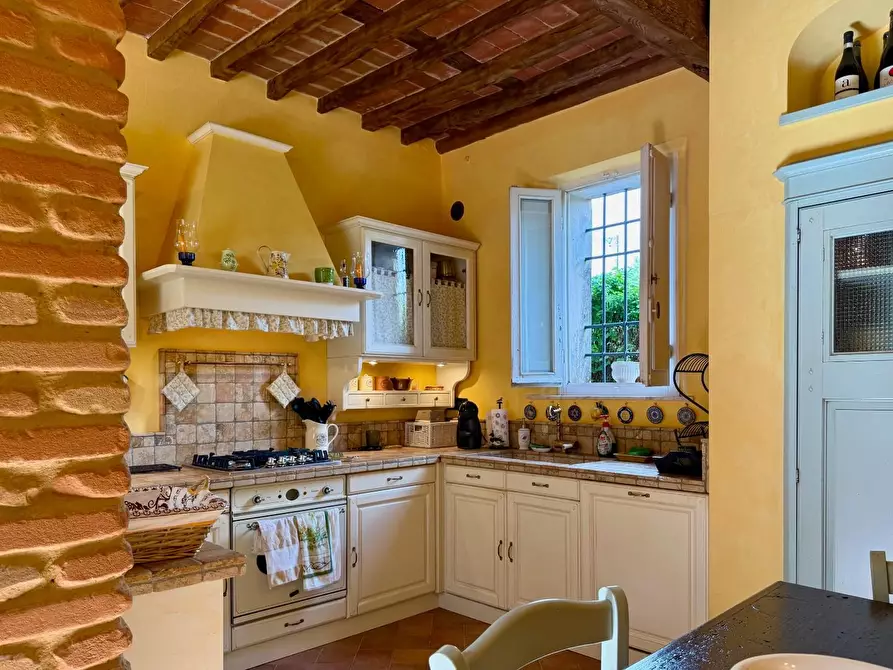 Immagine 13 di Casa colonica in vendita  a Pietrasanta