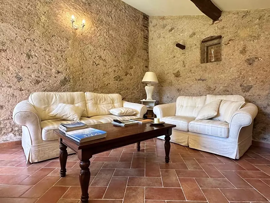 Immagine 19 di Casa colonica in vendita  a Pietrasanta