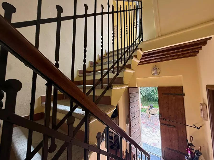 Immagine 9 di Casa colonica in vendita  a Pietrasanta