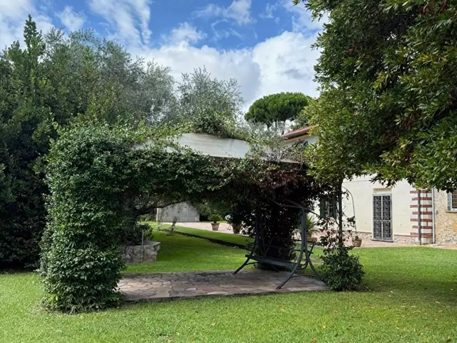 Immagine 30 di Casa colonica in vendita  a Pietrasanta