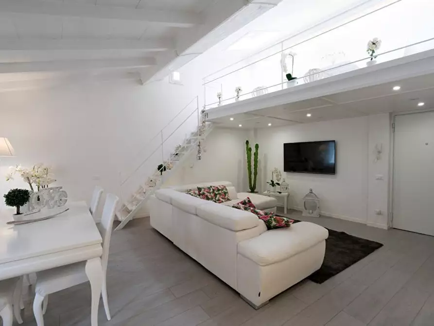 Immagine 13 di Appartamento in vendita  a Massa