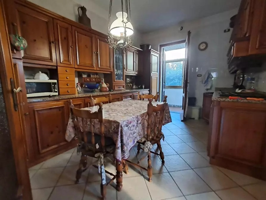 Immagine 10 di Villa in vendita  a San Giuliano Terme