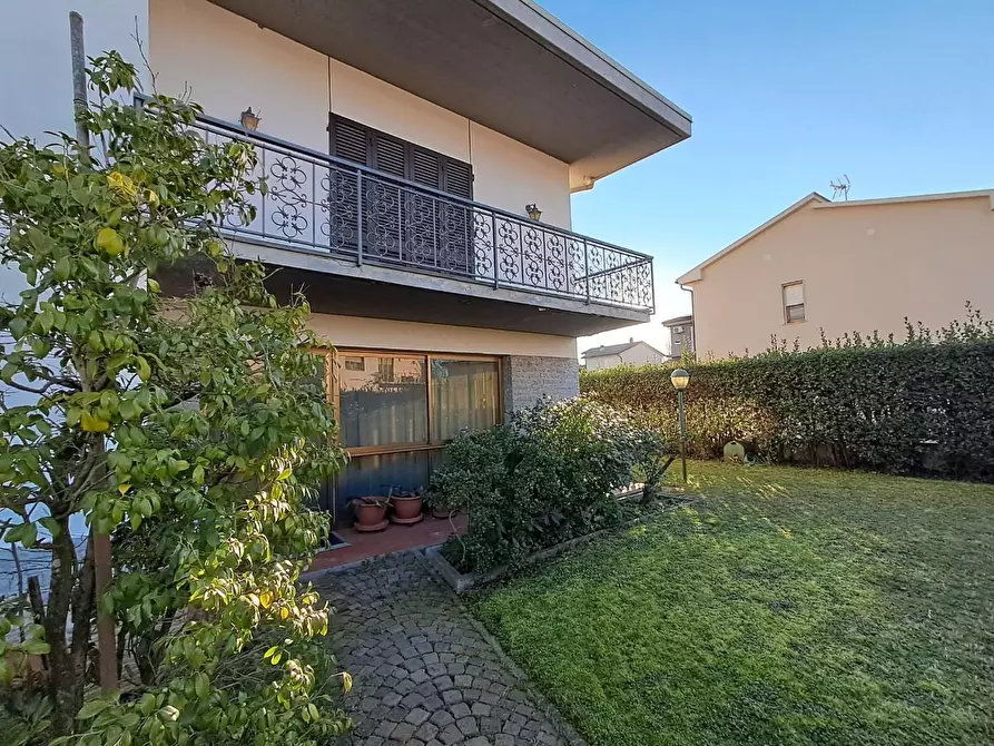 Immagine 40 di Villa in vendita  a San Giuliano Terme