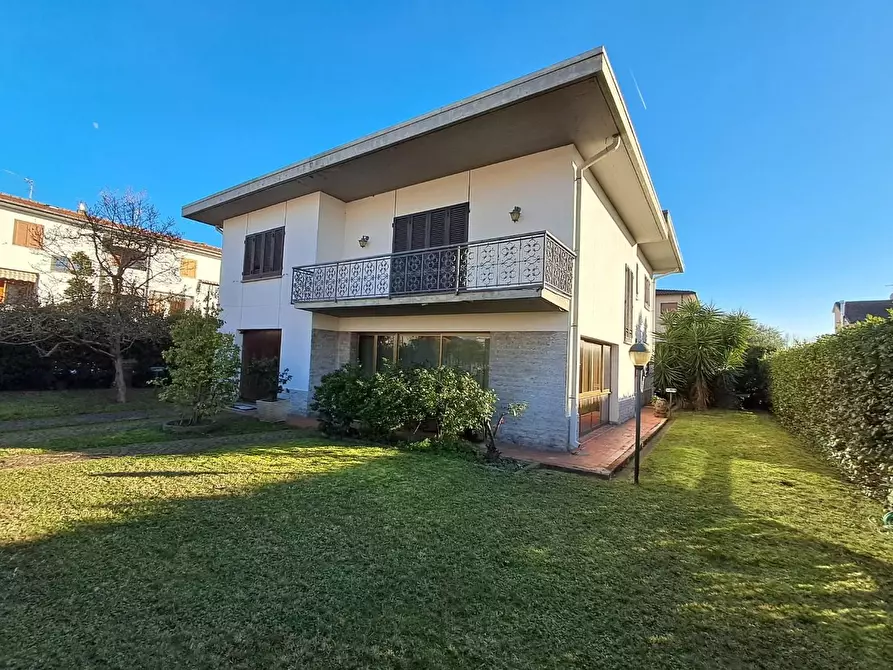 Immagine 44 di Villa in vendita  a San Giuliano Terme