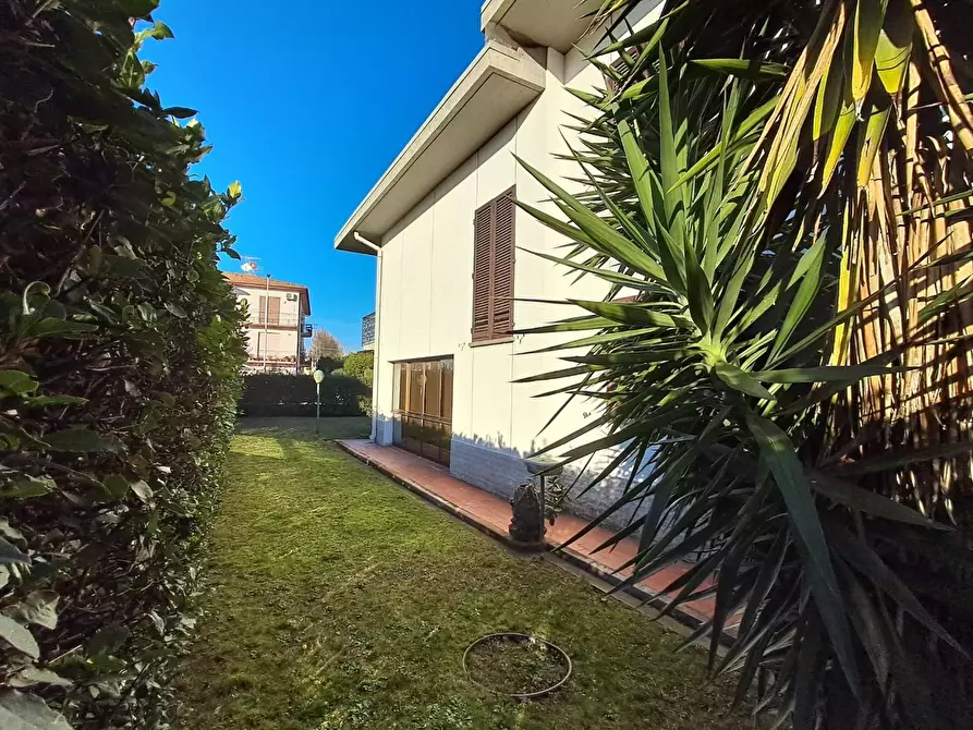 Immagine 20 di Villa in vendita  a San Giuliano Terme