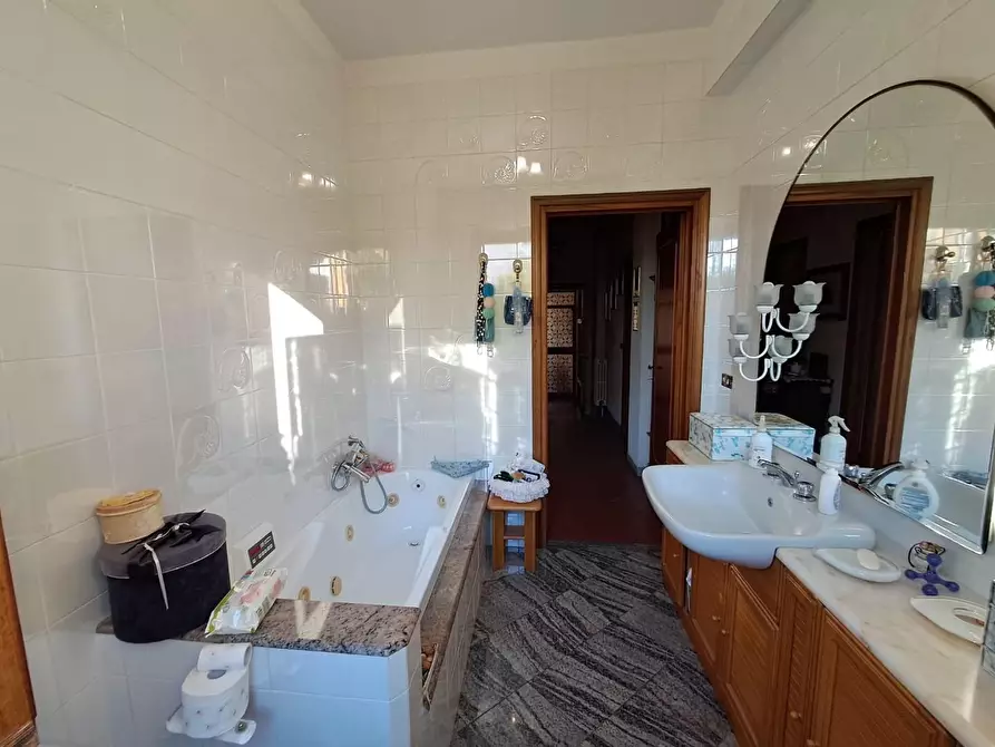 Immagine 14 di Villa in vendita  a San Giuliano Terme