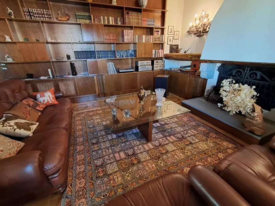 Immagine 8 di Villa in vendita  a San Giuliano Terme