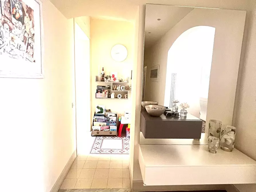 Immagine 6 di Appartamento in vendita  a Lucca