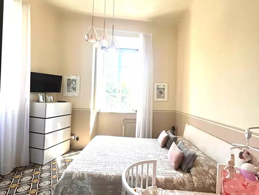 Immagine 11 di Appartamento in vendita  a Lucca