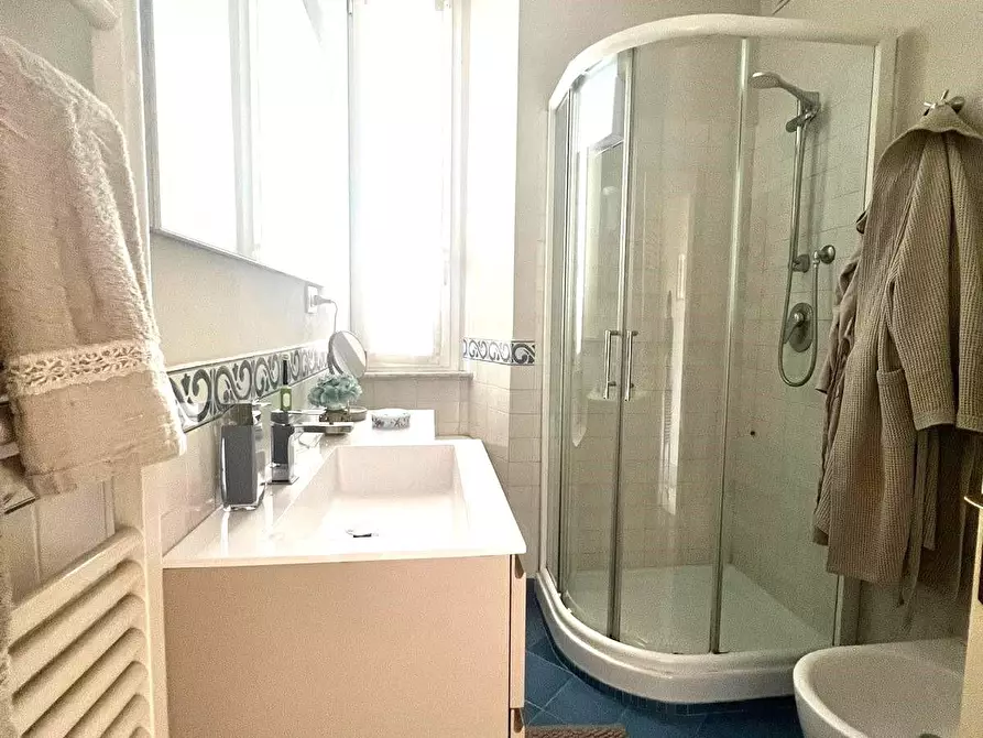 Immagine 12 di Appartamento in vendita  a Lucca