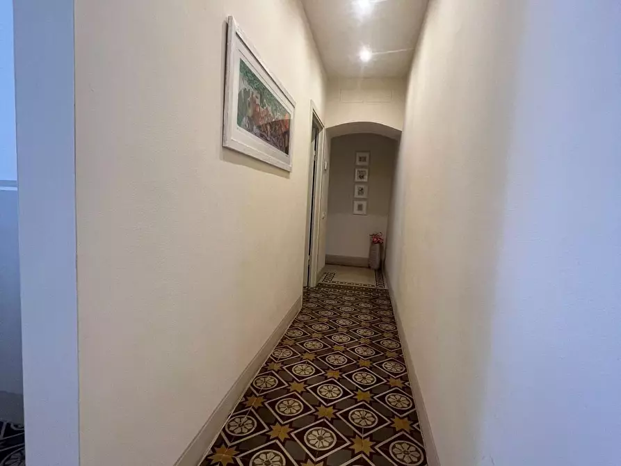 Immagine 14 di Appartamento in vendita  a Lucca