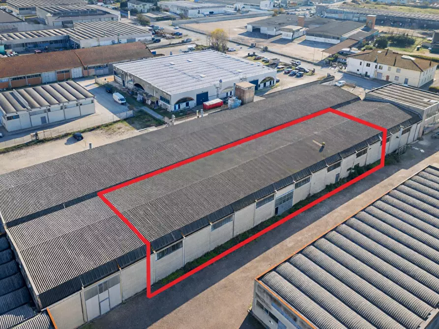 Immagine 1 di Attività artigianale in vendita  a Casciana Terme Lari