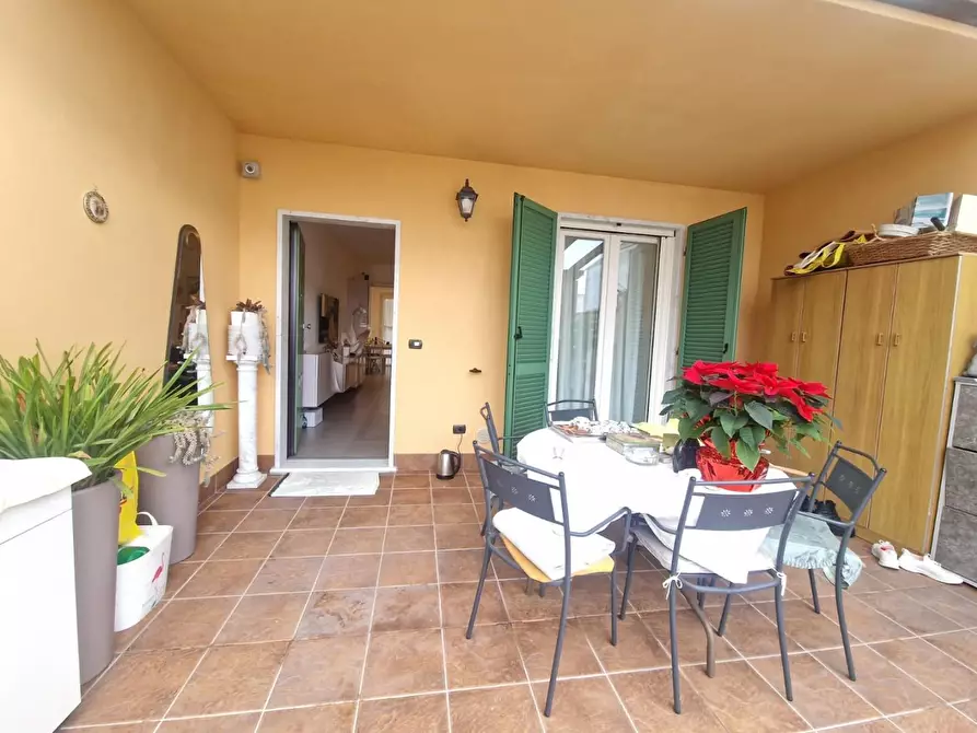 Immagine 9 di Villetta a schiera in vendita  a Carrara