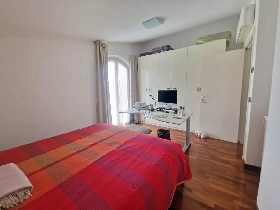 Immagine 21 di Villetta a schiera in vendita  a Carrara