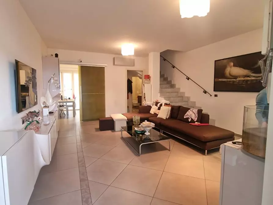 Immagine 7 di Villetta a schiera in vendita  a Carrara