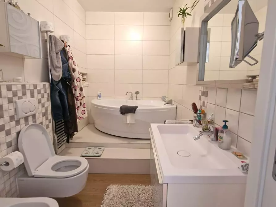 Immagine 15 di Villetta a schiera in vendita  a Carrara