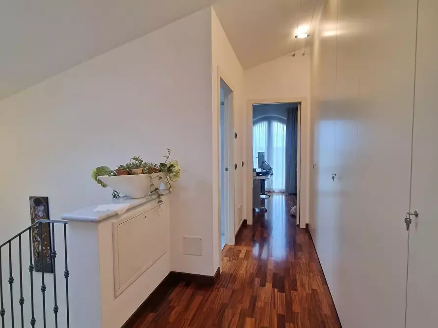 Immagine 11 di Villetta a schiera in vendita  a Carrara