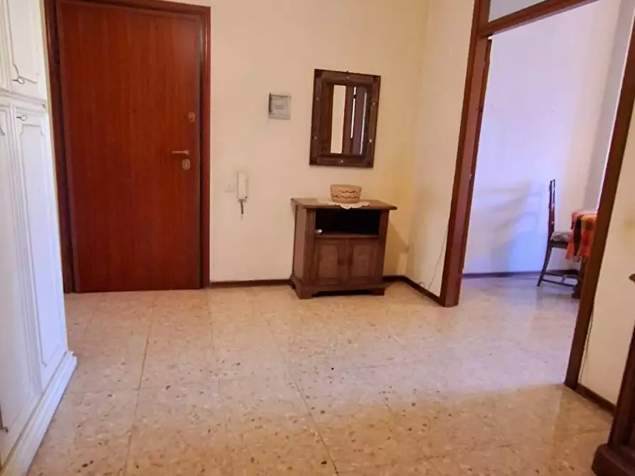 Immagine 6 di Mansarda in vendita  a Carrara