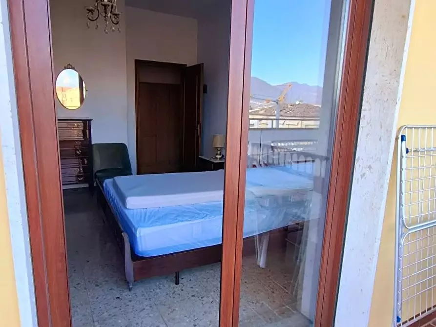 Immagine 11 di Mansarda in vendita  a Carrara