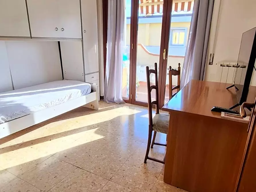 Immagine 5 di Mansarda in vendita  a Carrara