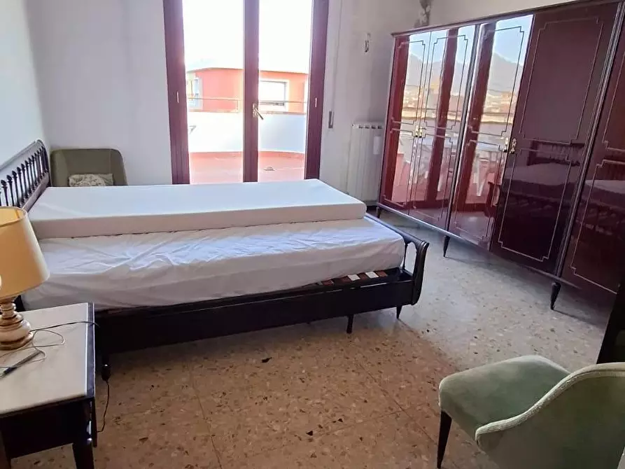 Immagine 9 di Mansarda in vendita  a Carrara