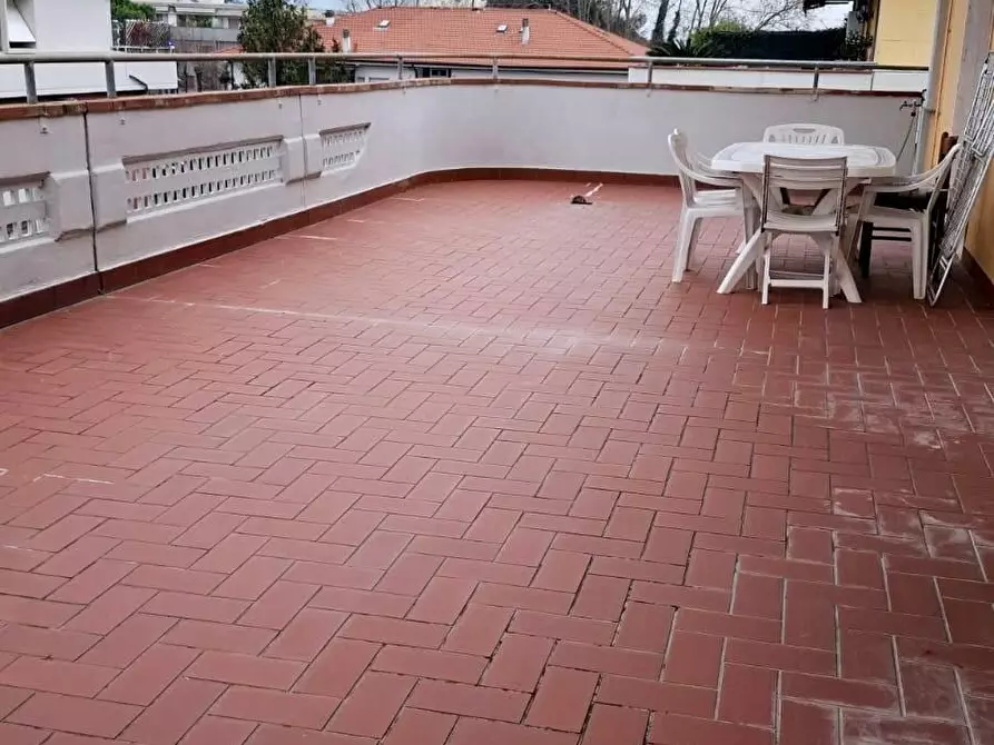 Immagine 13 di Mansarda in vendita  a Carrara